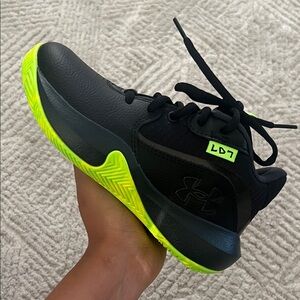 Youth Under Armour Lockdown 7 Athletic Sneakers